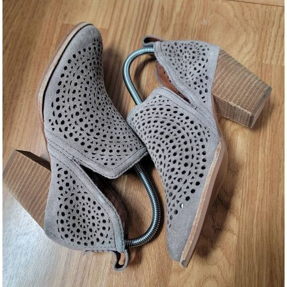 Jeffery C Western Rosalee Suede Bootie 7 - Picture 5 of 8